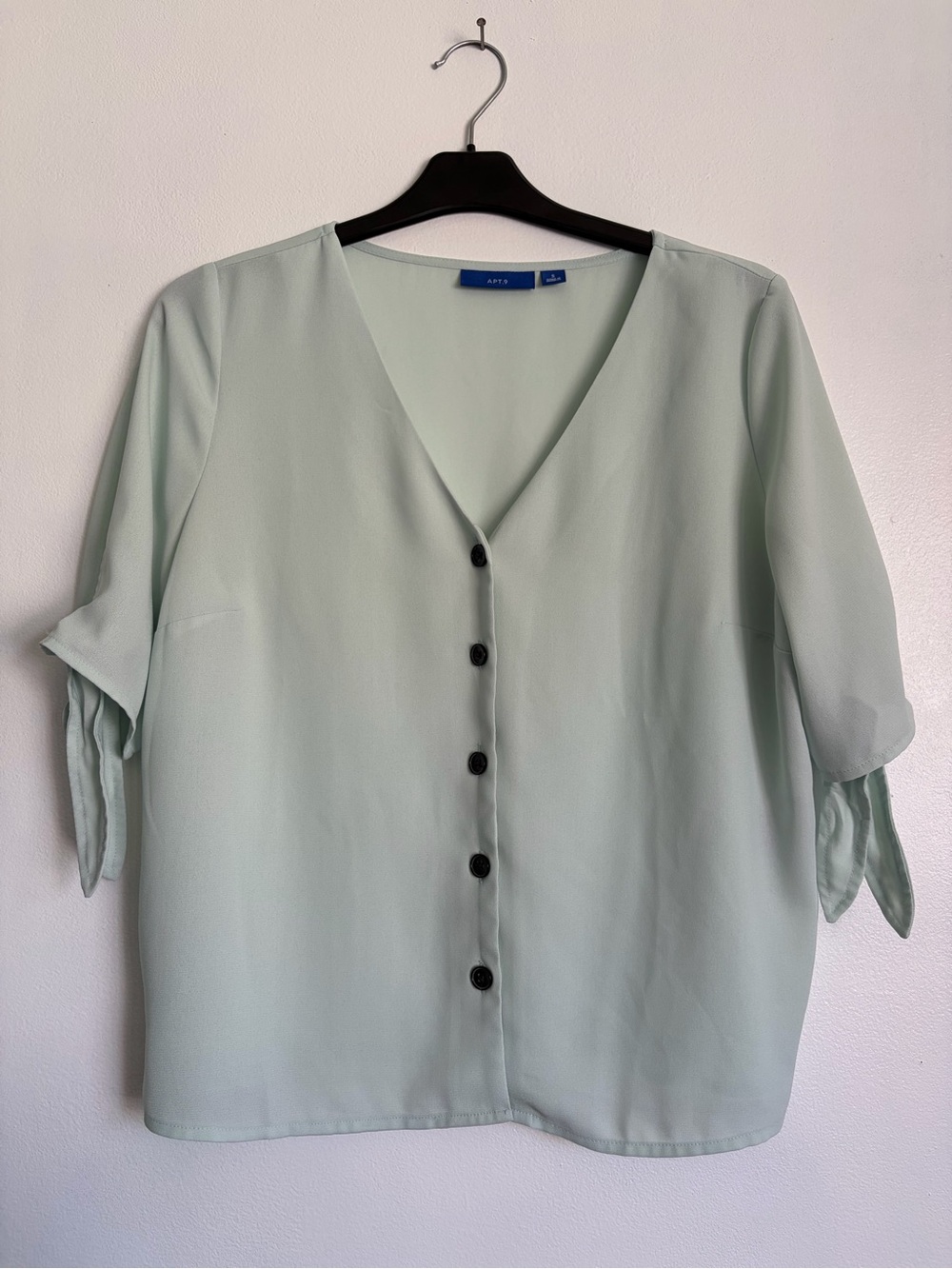 Apt. 9 Mint Green V-Neck Button-Front Blouse